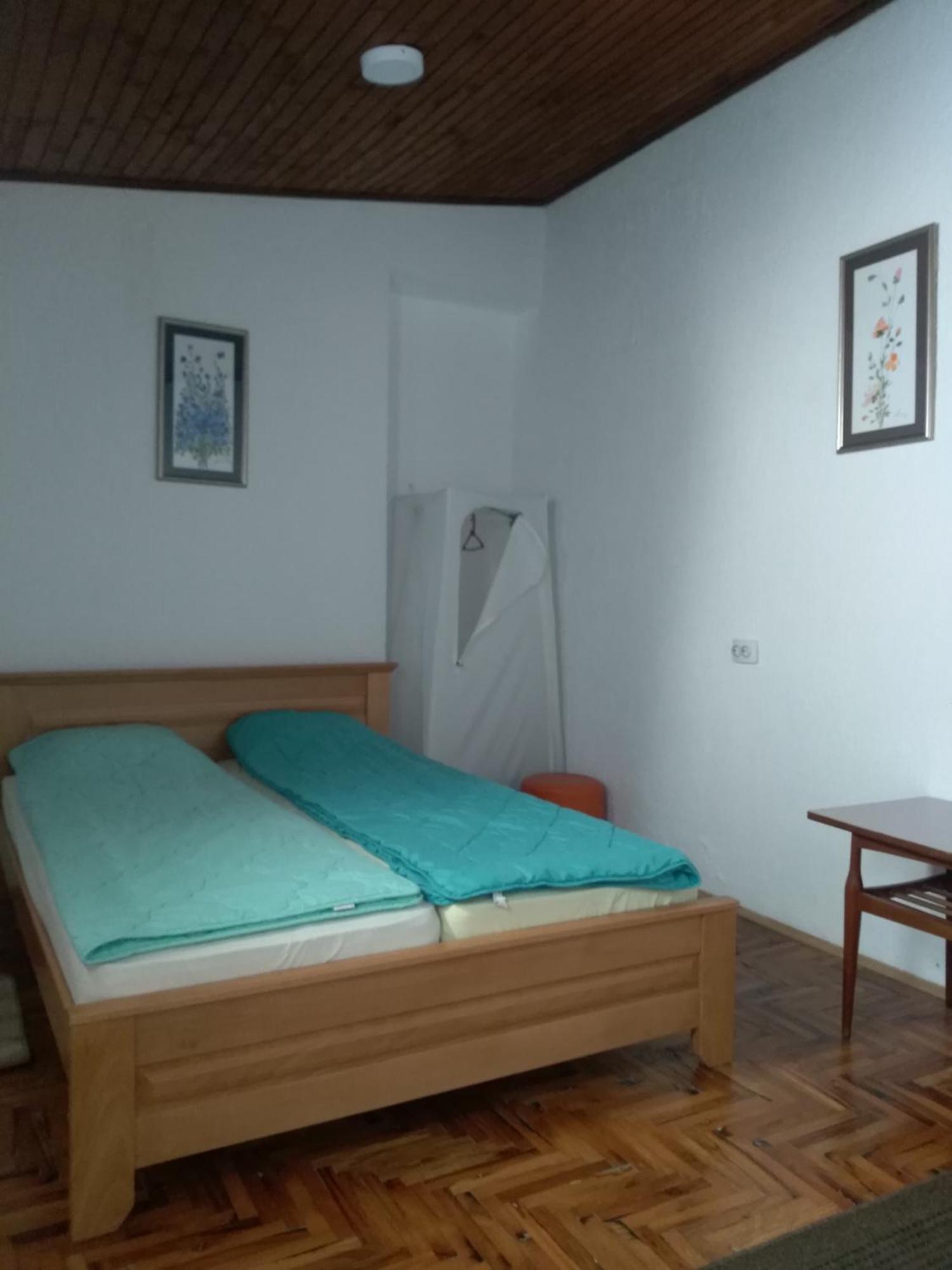 Hostel Trajan โดนยี มิลาโนวัซ ภายนอก รูปภาพ