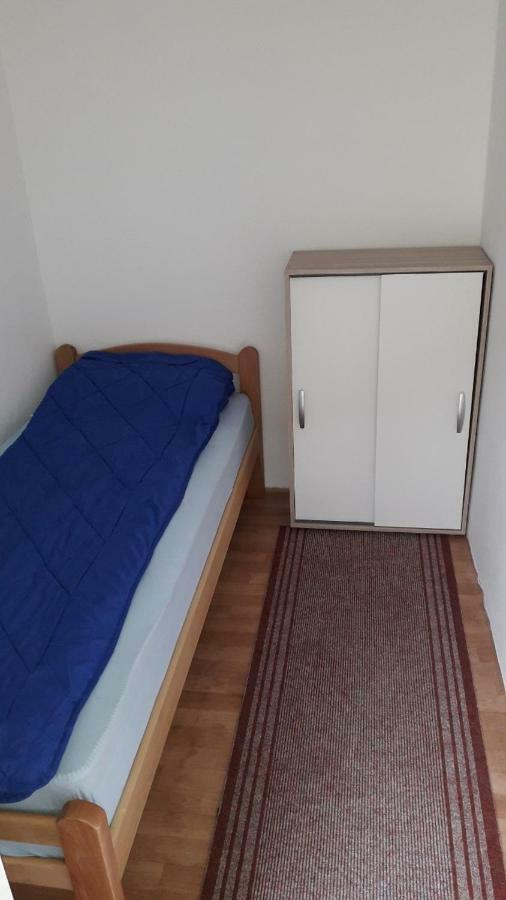 Hostel Trajan โดนยี มิลาโนวัซ ภายนอก รูปภาพ